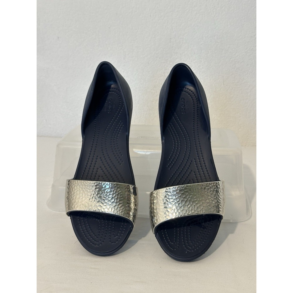 Crocs Lina Dorsay Hammered Silver Strap Navy Flat Open Toe Sandals Ionic Comfort